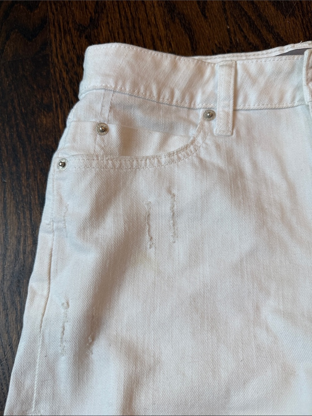 White Frayed Hem Women's Denim Shorts size medium - Picture 4 of 14